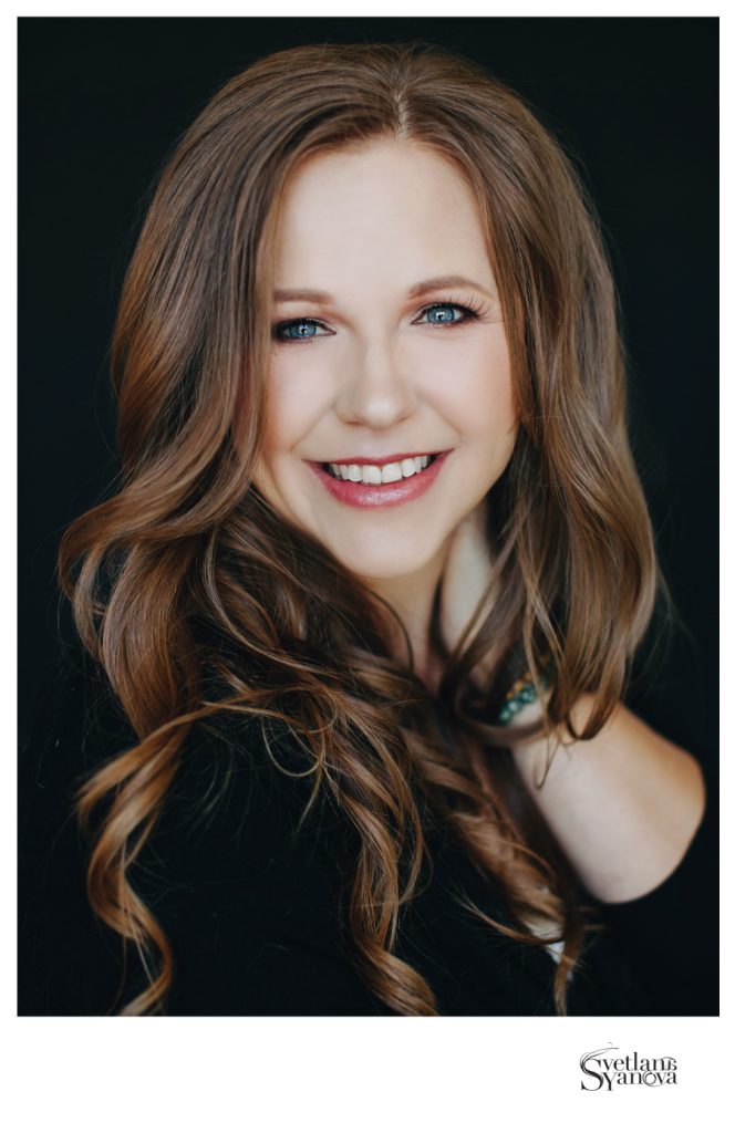 headshots yyc, headshots calgary, calgary headshot photographers, relaxed beautiful headshots calgary, yyc business headshots, svetlana yanova
