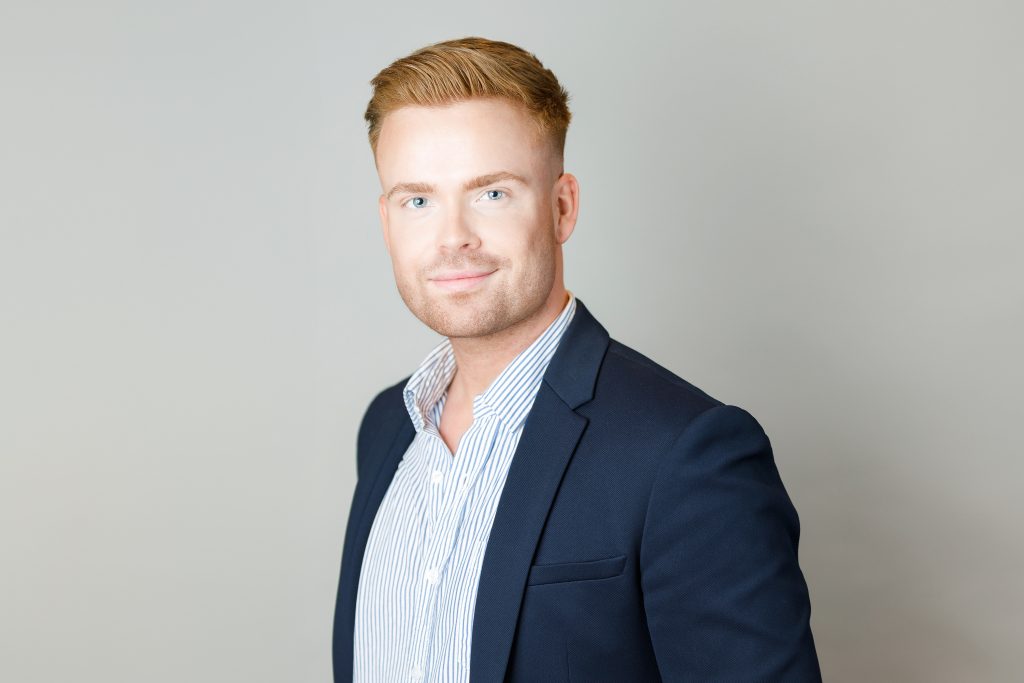 Personal branding photos for Calgary business and fitness coach, Headshot Days calgary, lifestyle photos for calgary coach , photos by Svetlana, staff photos Calgary, corporate headshots Calgary, best headshots in Calgary, best headshot photographer in Calgary